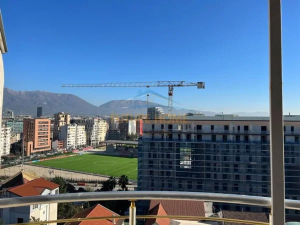 Tirane, jepet me qera apartament 1+1+Ballkon , 90 m² 900 € (Komuna e Parisit)