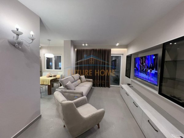 Tirane, jepet me qera apartament 1+1+Ballkon , 90 m² 1.000 € (Komuna e Parisit)