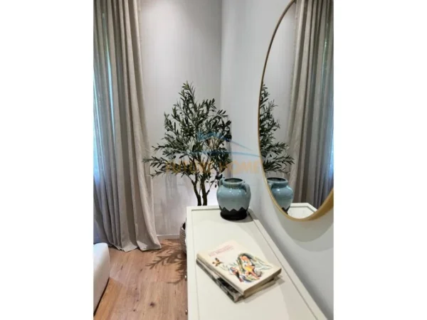 Tirane, jepet me qera apartament 2+1+Ballkon Kati 2, 65 m² 930 € (Myslym Shyri)