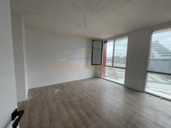 Tirane, shitet apartament 1+1+Ballkon Kati 3, 55 m² 105.000 € (Rruga e Dibres)