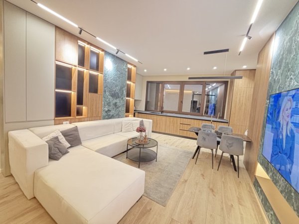 Tirane, jepet me qera apartament 2+1+Ballkon Kati 8, 120 m² 1.500 € (Rruga e Barrikadave)