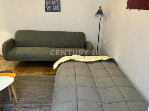Tirane, jepet me qera apartament 1+1 Kati 2, 40 m² 500 € (mine peza)