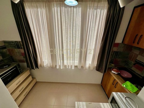 Tirane, jepet me qera apartament 1+1 Kati 2, 40 m² 500 € (mine peza)