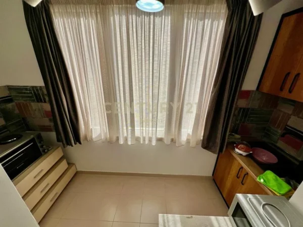 Tirane, jepet me qera apartament 1+1 Kati 2, 40 m² 500 € (mine peza)