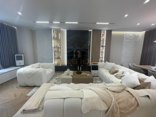 Tirane, jepet me qera apartament 2 Katshe , 250 m² (Farke)