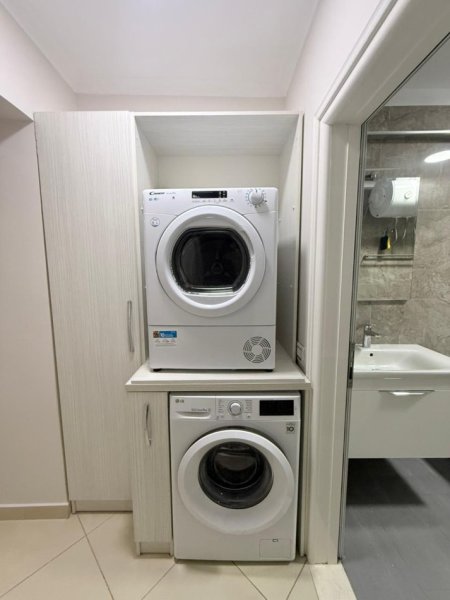 Tirane, jepet me qera apartament 1+1+Ballkon Kati 2, 78 m² 600 € (Rruga e Kosovareve)