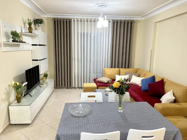 Vlore, jepet me qera apartament Kati 8, 68 m² 400 € 