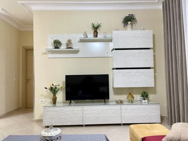 Vlore, jepet me qera apartament Kati 8, 68 m² 400 € 