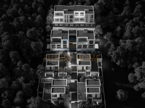 Dhermi, Shiten 10 Apartamente + 10 Poste parkimi, 2.100.000 €