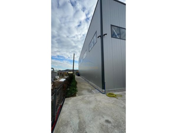 Tirane, shitet Kati 0, 1.400 m² 900.000 €