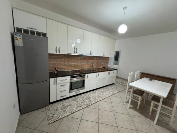 Tirane, jepet me qera apartament Kati 1, 80 m² 600 €