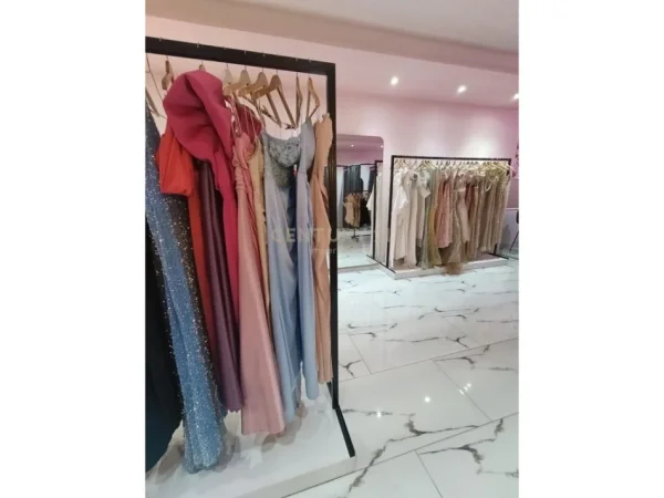 Tirane, jepet me qera ambjent biznesi Kati 2, 107 m² 800 € (misto mame llazi miho)