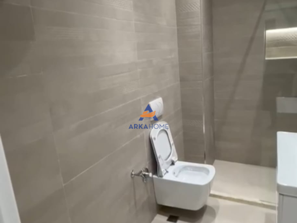 Tirane, jepet me qera apartament 1+1+Ballkon Kati 8, 60 m² 415 € 