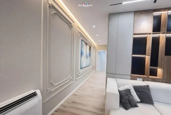 Tirane, jepet me qera apartament 2+1+Ballkon Kati 7, 120 m² 1.500 € (Rruga E Barrikadave)