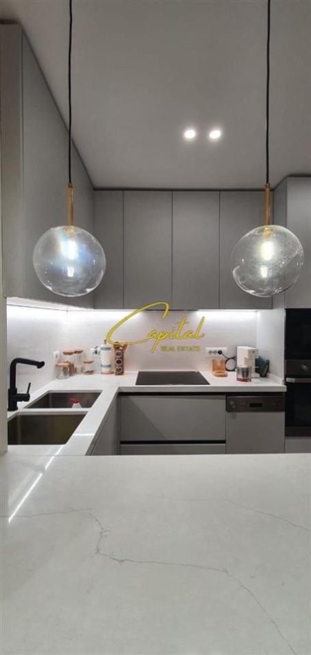 Tirane, jepet me qera apartament 1+1 Kati 4, 65 m² 450 € (YZBERISHT)