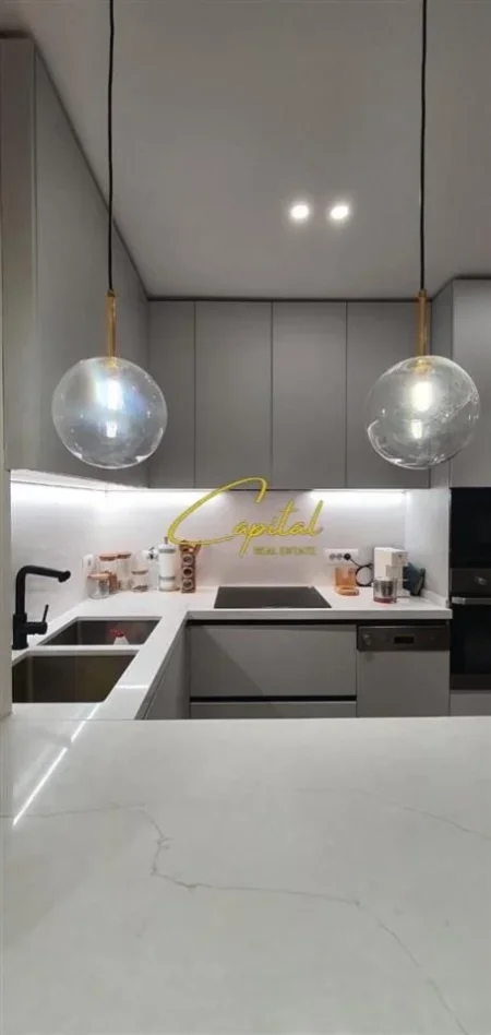 Tirane, jepet me qera apartament 1+1 Kati 4, 65 m² 450 € (YZBERISHT)