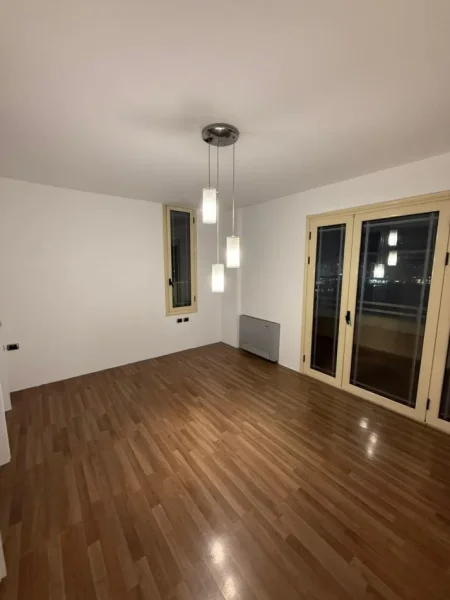 Tirane, shitet apartament 2+1 Kati 3, 173 m² 350.000 € (LIQENI ARTIFICIAL)