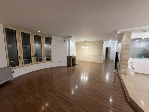 Tirane, shitet apartament 2+1 Kati 3, 173 m² 350.000 € (LIQENI ARTIFICIAL)