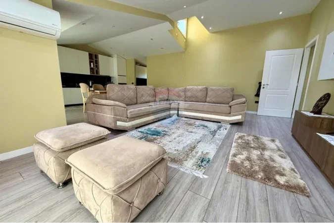 Tirane, shitet ambjent biznesi , 588 m² (Shkolla e Bashkuar Shkolla e Bashkuar, Tiranë(ID: 530291018-1024)