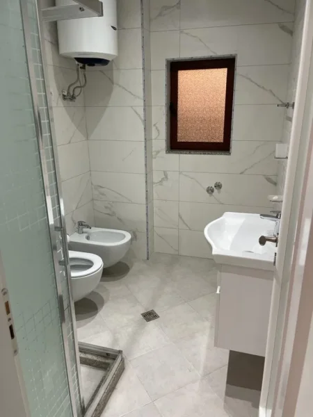 Apartament 4+2 me 2 tualete 50 000lek - AliDemi