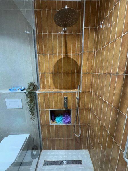 Tirane, jepet me qera apartament 1+1 Kati 4, 600 €