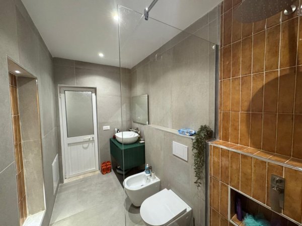 Tirane, jepet me qera apartament 1+1 Kati 4, 600 €