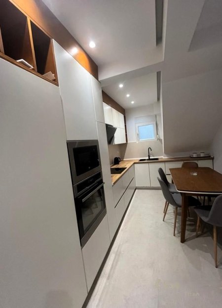 Tirane, jepet me qera apartament 2+1 Kati 1, 110 m² 650 € (don bosco)