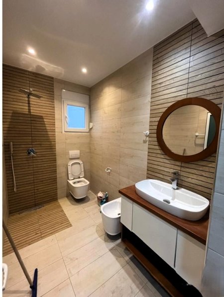 Tirane, jepet me qera apartament 2+1 Kati 1, 110 m² 650 € (don bosco)