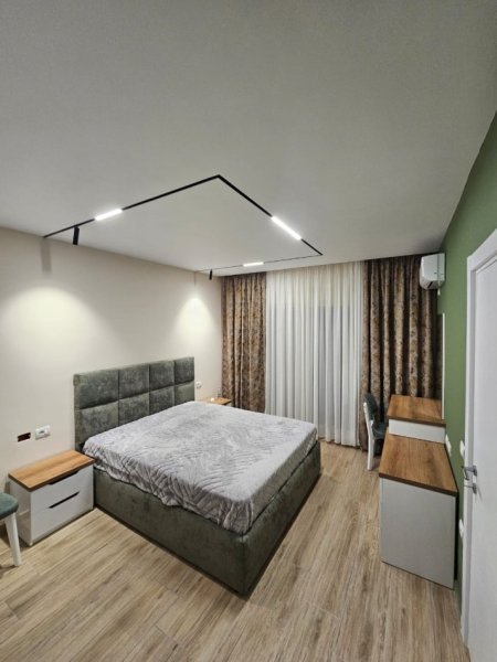 Vlore, jepet me qera nga Pronari, pa-komision apartament 1+1+Ballkon Kati 5, 65 m² 450 € (Lungomare)