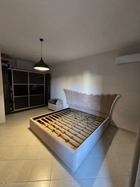 Tirane, jepet me qera apartament 2+1 , 100 m² 800 € (rruga e kosovareve)