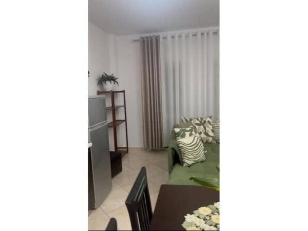 Tirane, jap me qera apartament 1+1 Kati 1, 100 m² 650 € (Bon Bosko)