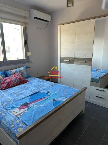 Vlore, jepet me qera apartament 3+1+Ballkon Kati 8, 170 m² 400 € (Rruga Pelivan Leskaj)
