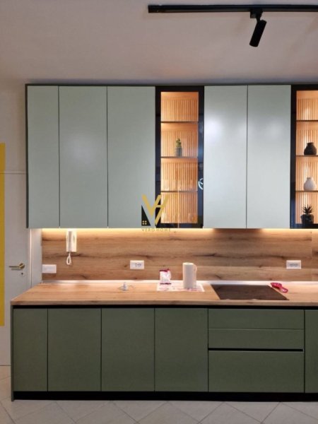 Vlore, shitet apartament 1+1+Ballkon Kati 4, 75 m² 130.000 € (ORIKUM)