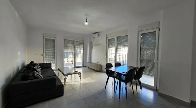 Tirane, jepet me qera apartament 2+1 Kati 3, 117 m² 500 € (5 maj)