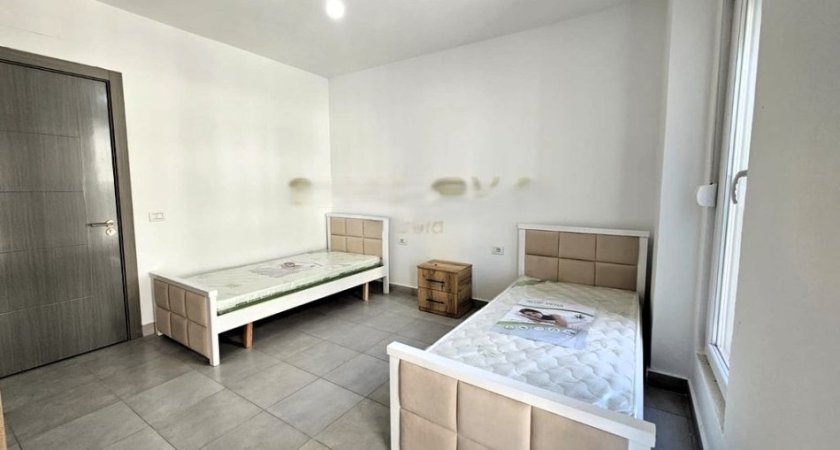 Tirane, jepet me qera apartament 2+1 Kati 3, 117 m² 500 € (5 maj)