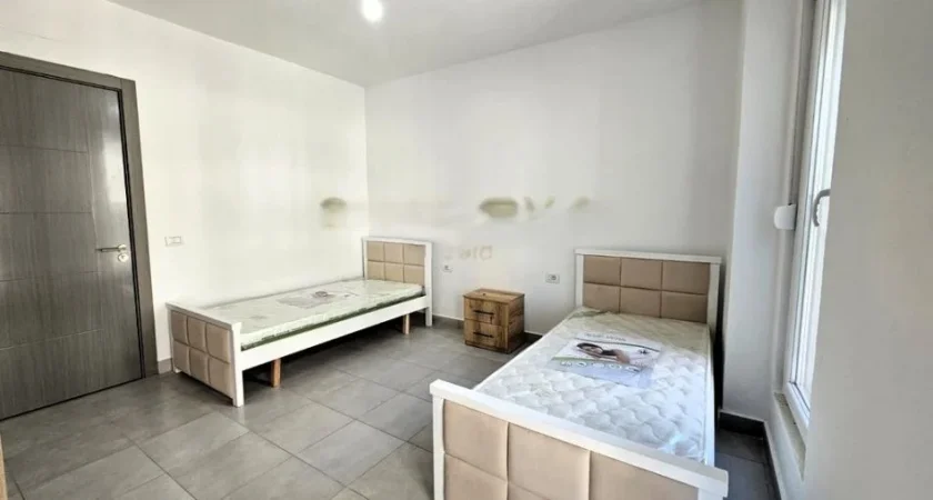 Tirane, jepet me qera apartament 2+1 Kati 3, 117 m² 500 € (5 maj)