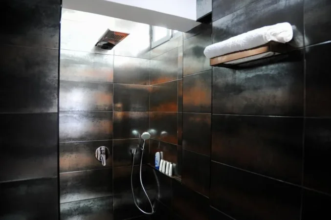 Tirane, jepet me qera apartament 2+1+Ballkon Kati 8, 96 m² 950 € (Bllok)