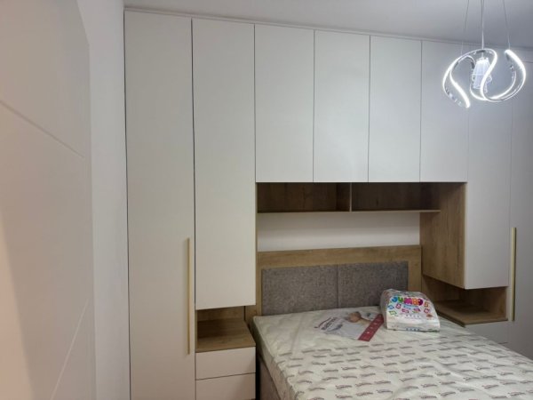 Tirane, jepet me qera apartament 1+1 Kati 5, 