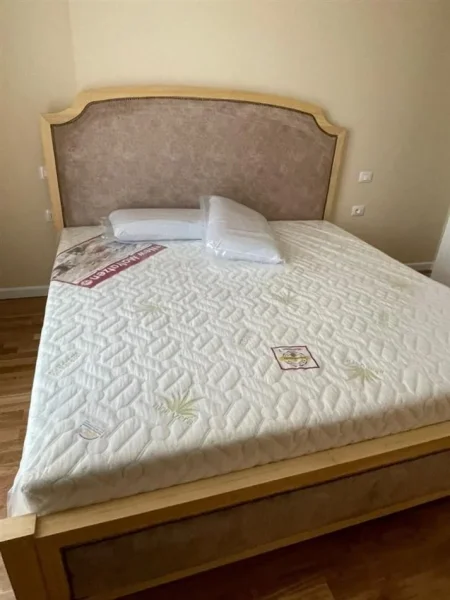 Tirane, shitet Vile 2 Katshe , 400 m² 450.000 € (GJIRI I LALEZIT)