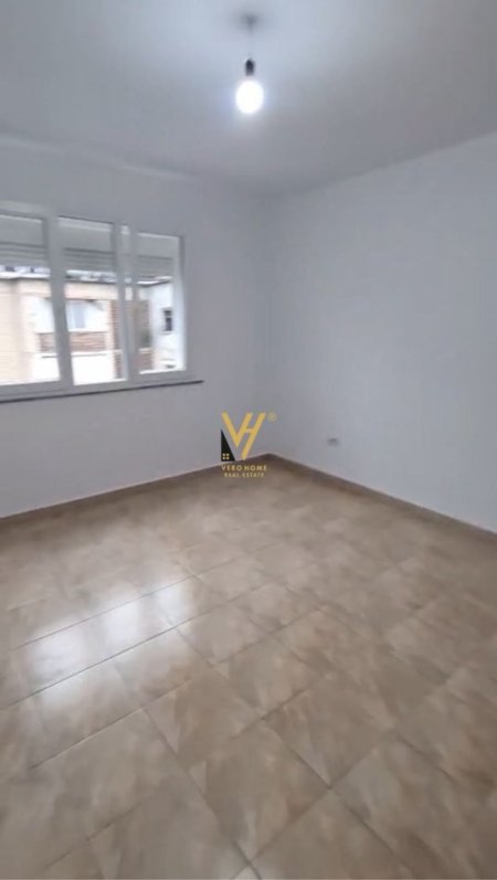 Tirane, shitet apartament 1+1+Ballkon Kati 5, 57 m² 130.000 € (RRUGA E KAVAJES)