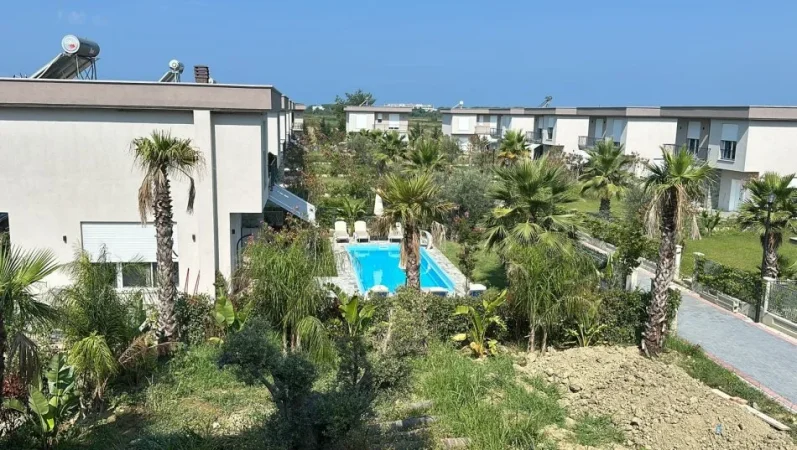 Durres, shitet Vile 2 Katshe , 650 m² 370.000 € (GJIRI I LALZIT)