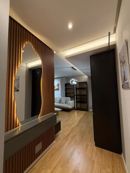 Tirane, jepet me qera apartament 2+1+Ballkon Kati 3, 90 m² 1.200 € (Rruga e Dibres/Selvia)