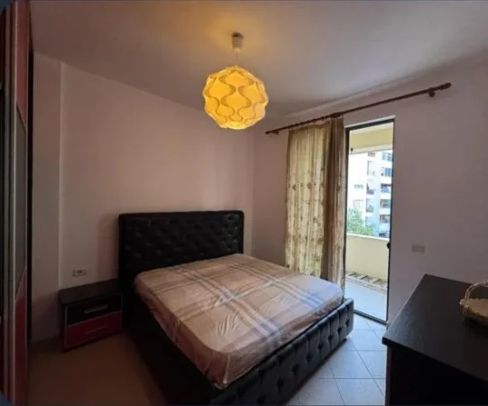 Tirane, jepet me qera apartament 2+1+Ballkon Kati 2, 90 m² 450 € (Yzberishtit/Rruga 3 Deshmoret,)