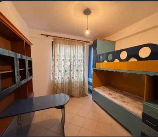 Tirane, jepet me qera apartament 2+1+Ballkon Kati 2, 90 m² 450 € (Yzberishtit/Rruga 3 Deshmoret,)