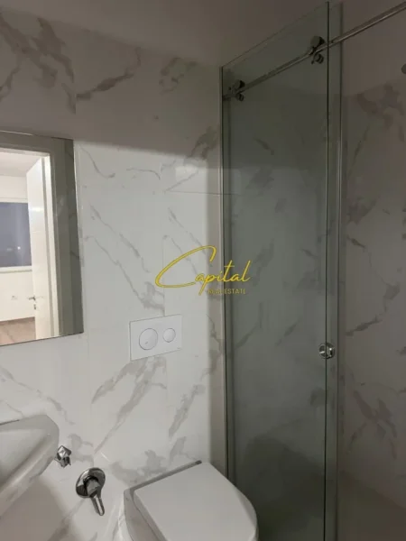 Tirane, jepet me qera apartament 2+1 Kati 8, 108 m² 500 € (ASTIR)