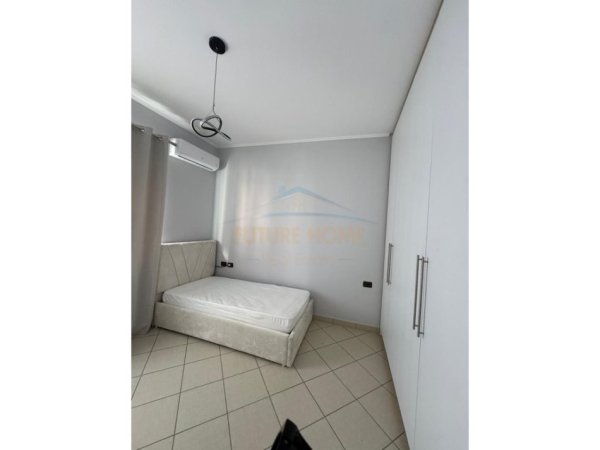 Tirane, jap me qera apartament 3 Katshe , 200 m² 600 € (Rruga Dalip Topi, Fresku)