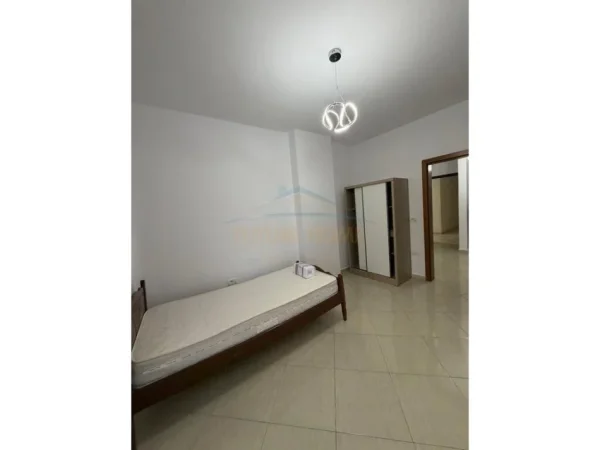 Tirane, jepet me qera apartament 2+1 Kati 4, 90 m² 600 € (Don Bosko)