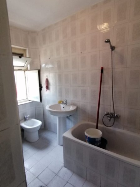 Tirane, jepet me qera apartament 2+1+Aneks+Ballkon Kati 6, 126 m² 500 € (Rruga e Kavajes)