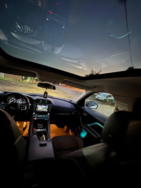 Tirane, shes SUV Jaguar F-Pace Nafte, e bardhë automatik Klima 199.000 km 21.700 €