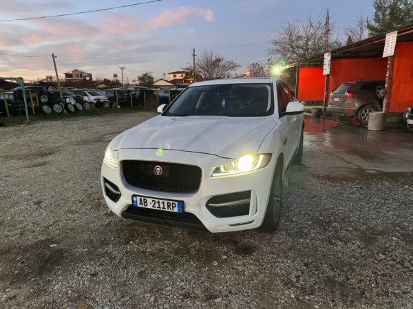 Tirane, shes SUV Jaguar F-Pace Nafte, e bardhë automatik Klima 199.000 km 21.700 €